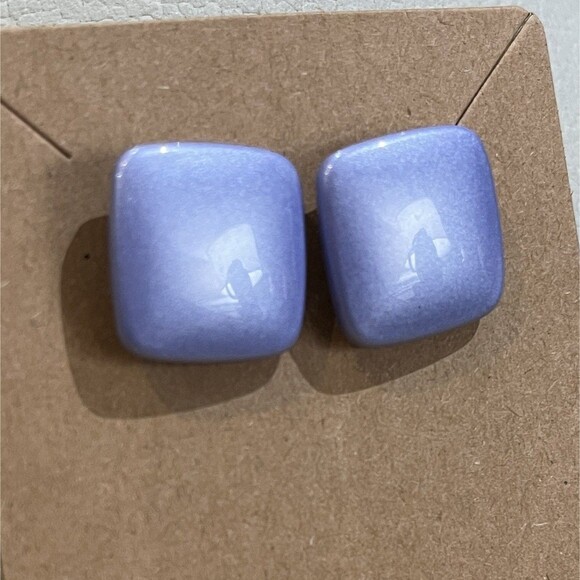 Classic Pastel Shimmer Plastic Lavender Square Post Earrings Rockabilly Mod - Picture 1 of 5